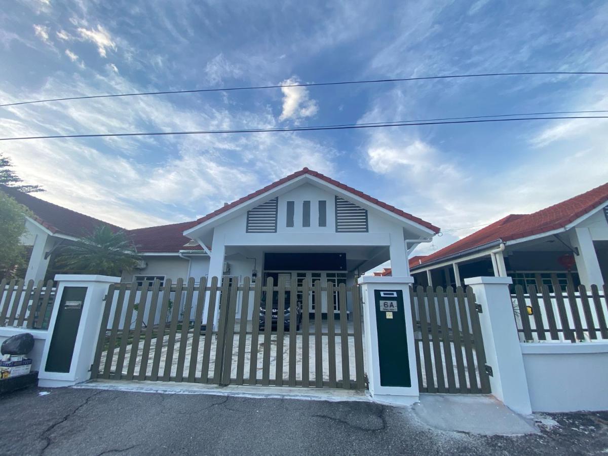 Habitat Large Semi-d House For 11-13pax Ipoh