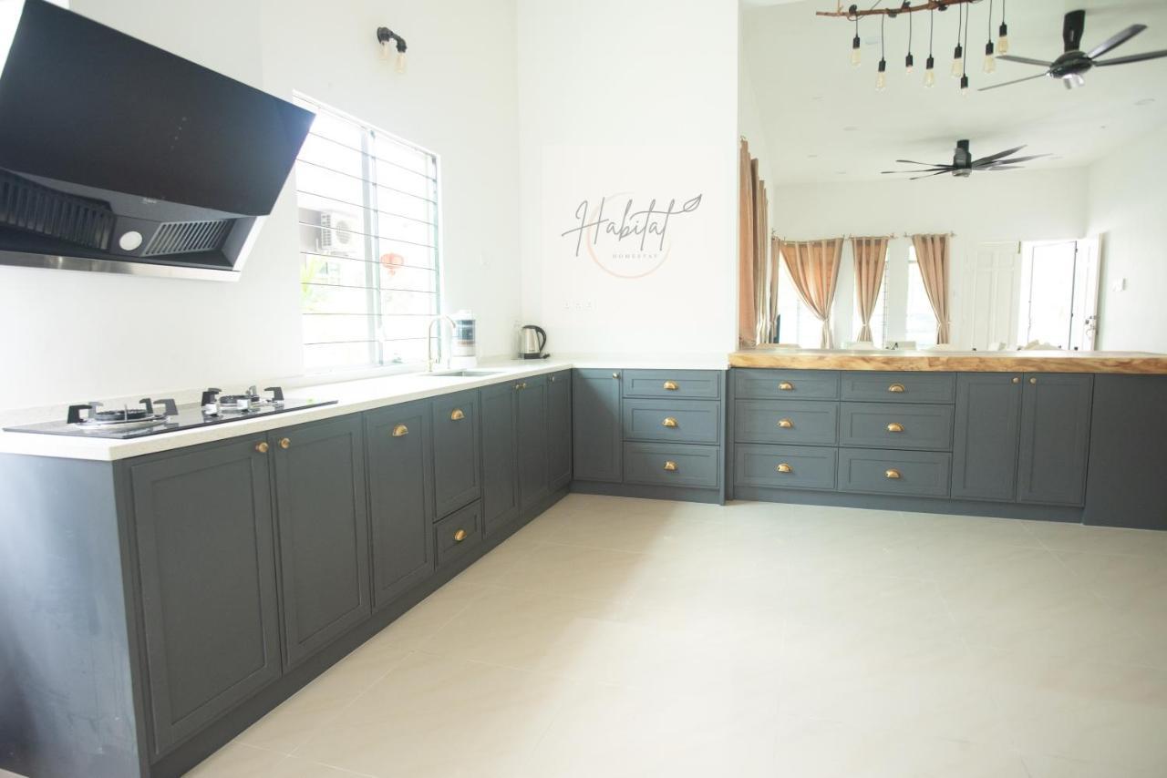 Habitat Large Semi-d House For 11-13pax Rumah percutian *