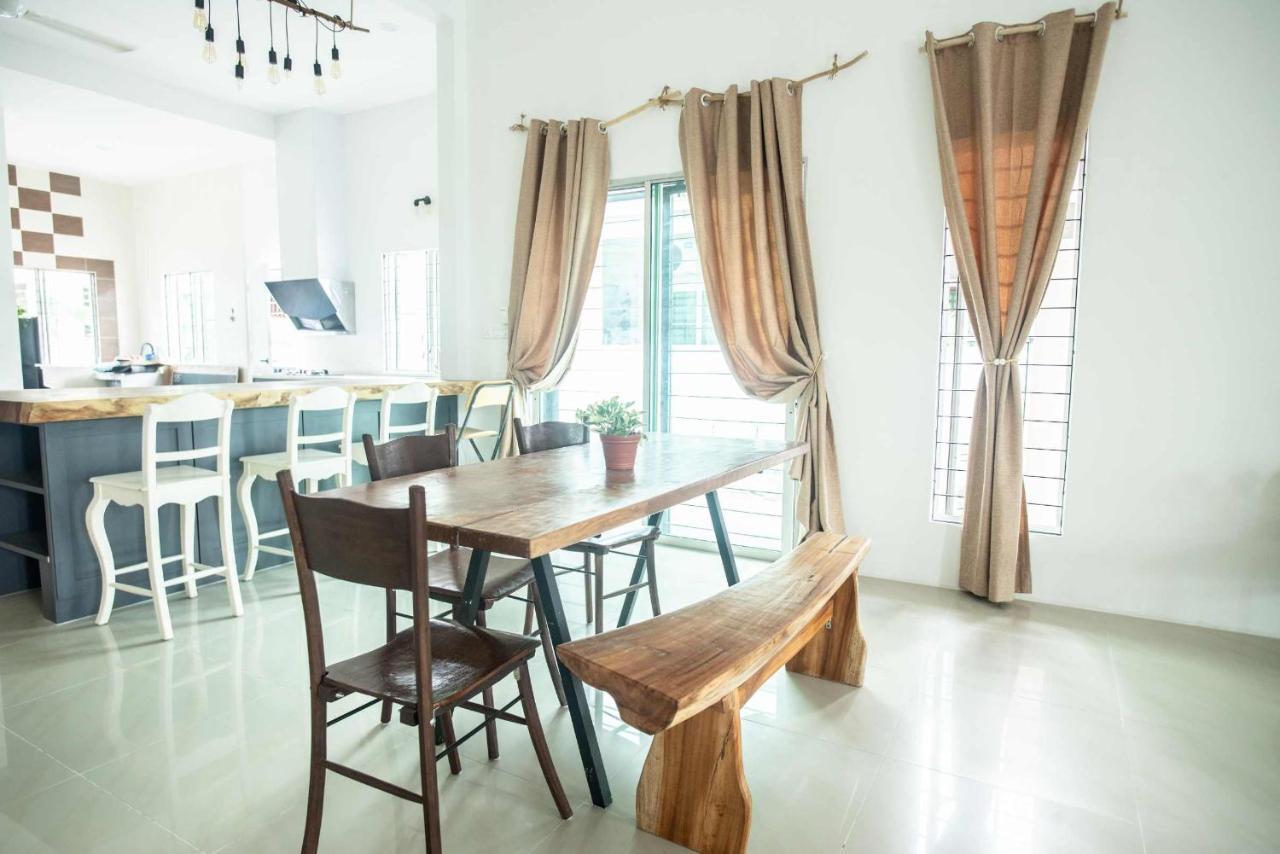 Habitat Large Semi-d House For 11-13pax Rumah percutian