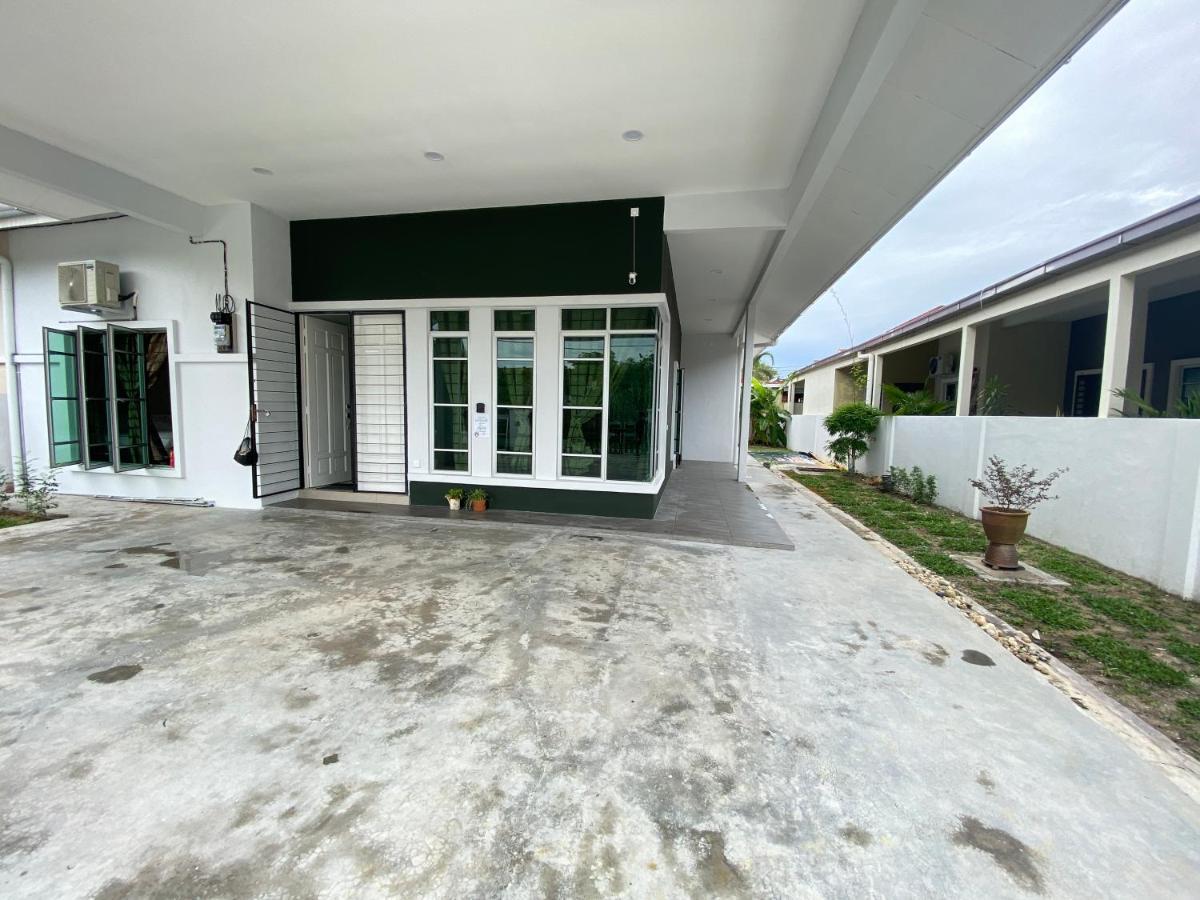 Habitat Large Semi-d House For 11-13pax
